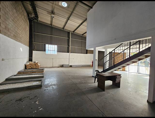 181M² MINI FACTORY TO LET IN KYA SANDS